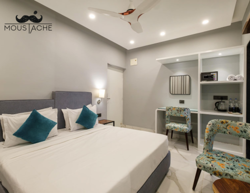 LUXURY-HOTELS-AND-HOSTELS-IN-JAIPUR---Moustache-Escapes.png