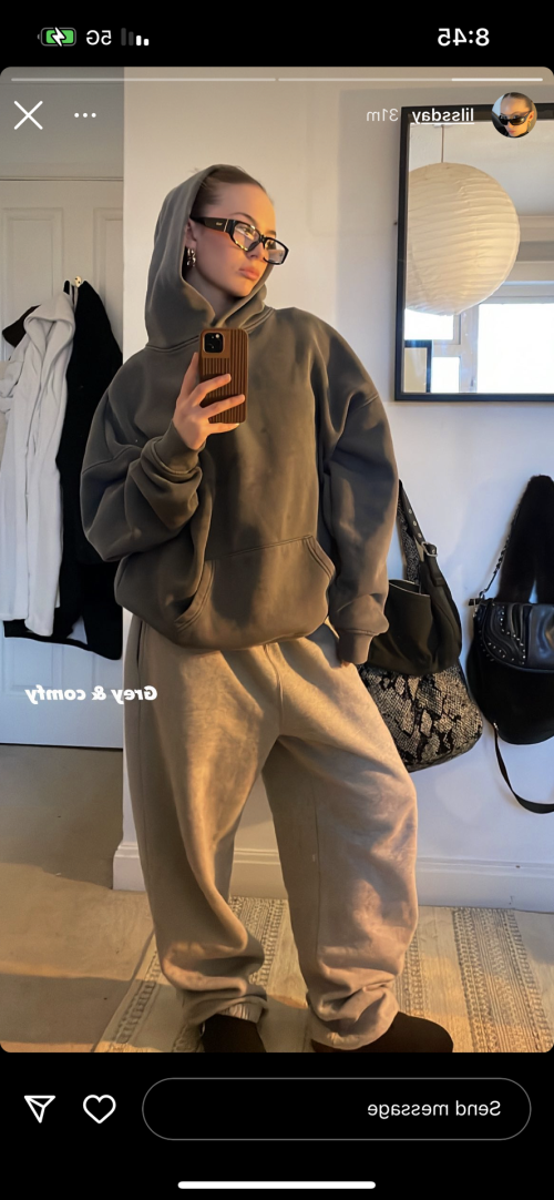 airport-outfit-color-2602.png