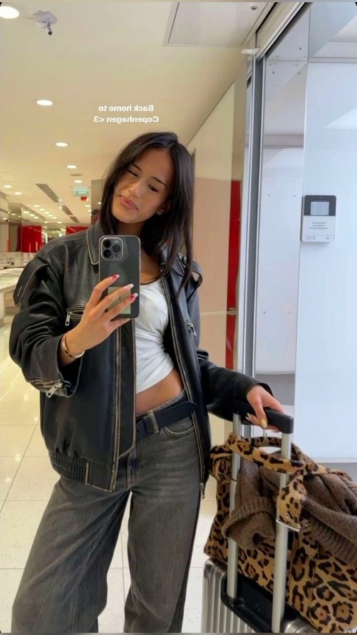 airport-outfit-color-2606.jpg