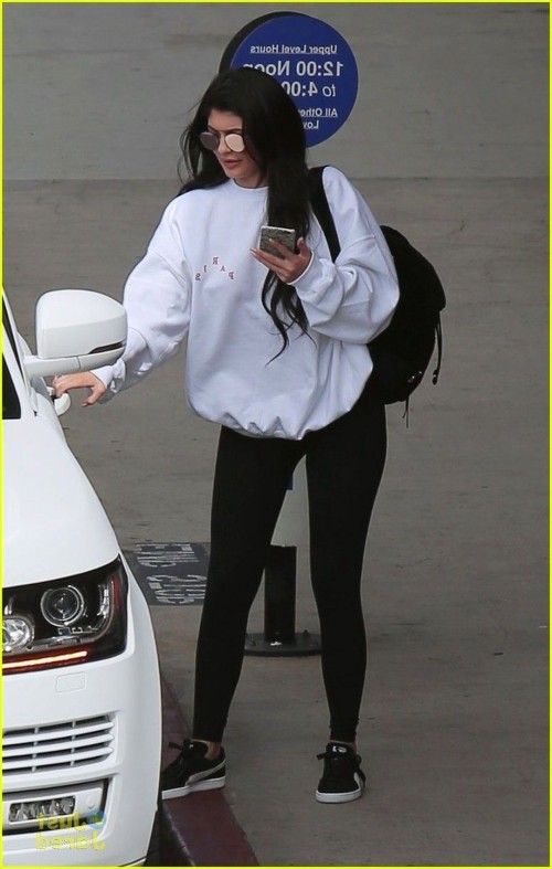 airport-outfit-color-2701.jpg