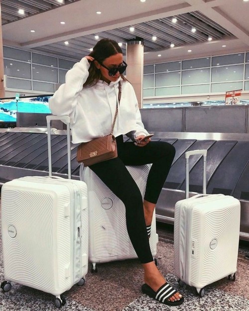 airport-outfit-color-2729.jpg
