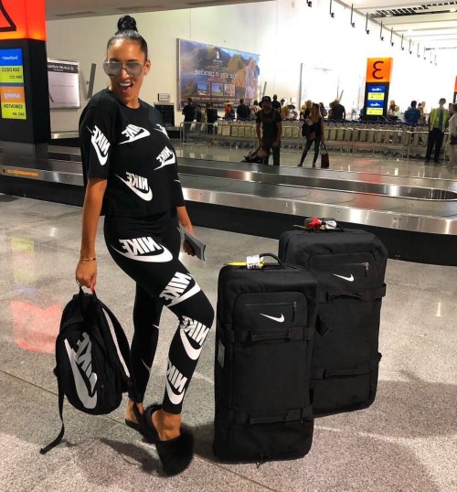 airport-outfit-color-2739.jpg