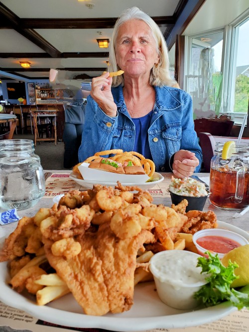 Awesome-Seafood-Restaurant.jpg